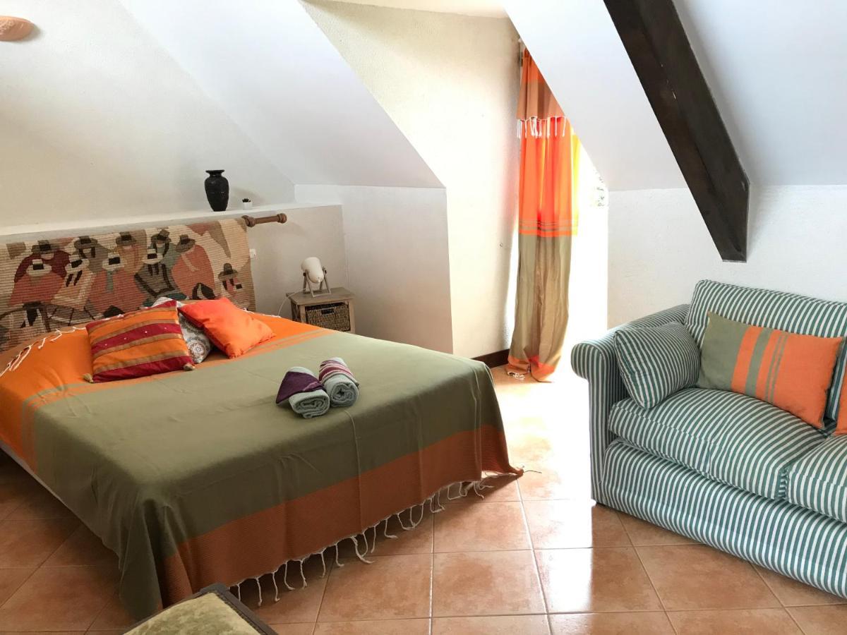 Domaine Du Lesty Bed & Breakfast Ambon Екстериор снимка