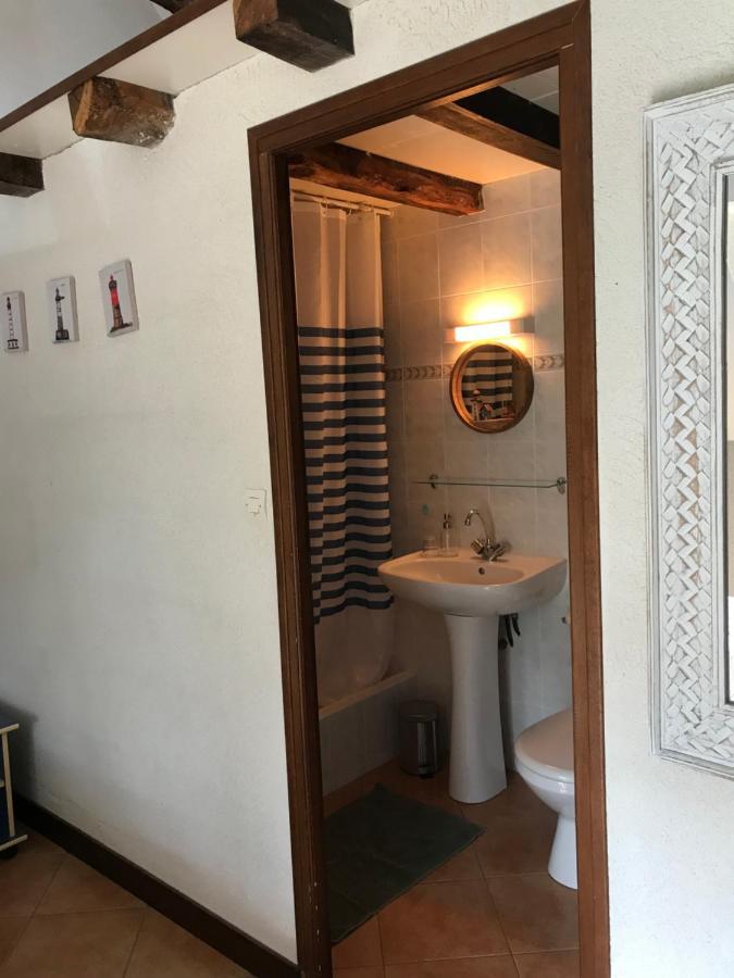 Domaine Du Lesty Bed & Breakfast Ambon Екстериор снимка