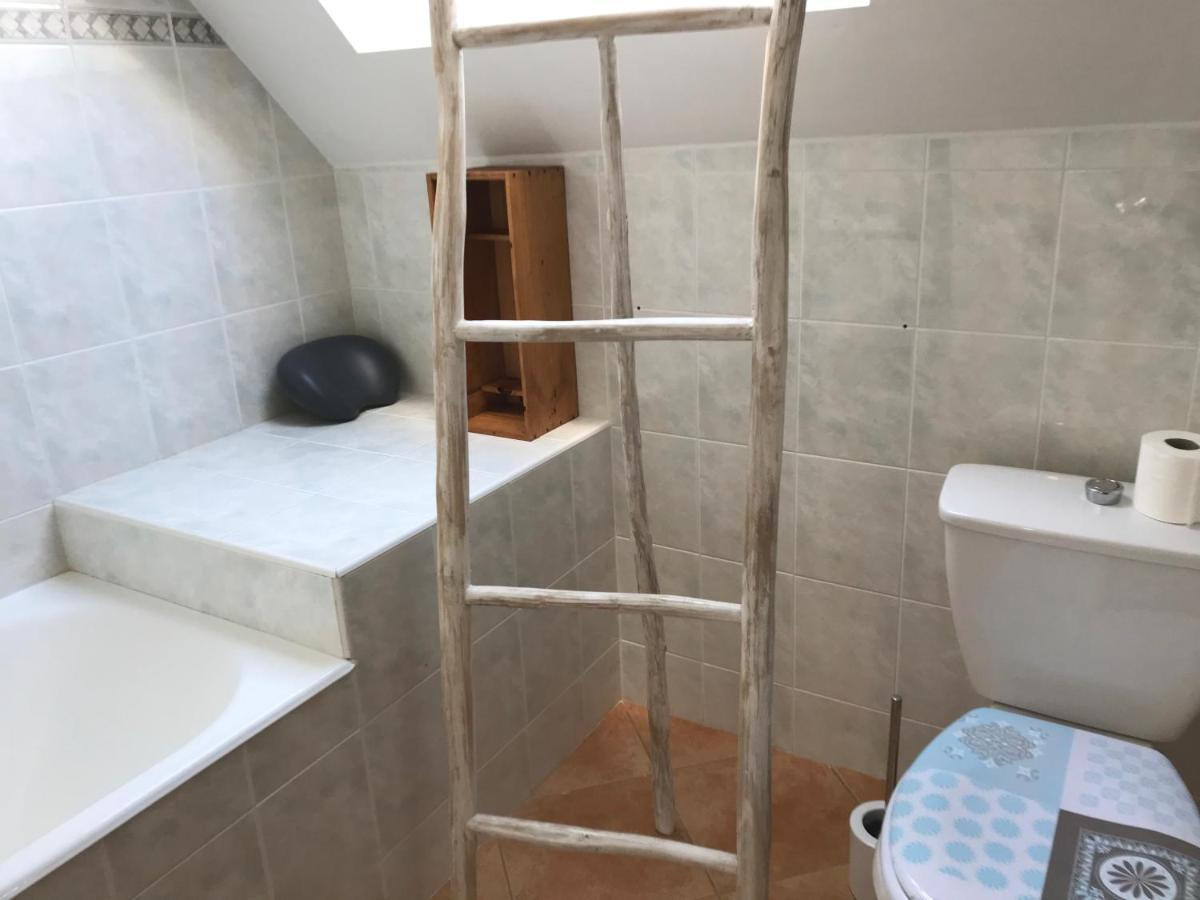 Domaine Du Lesty Bed & Breakfast Ambon Екстериор снимка
